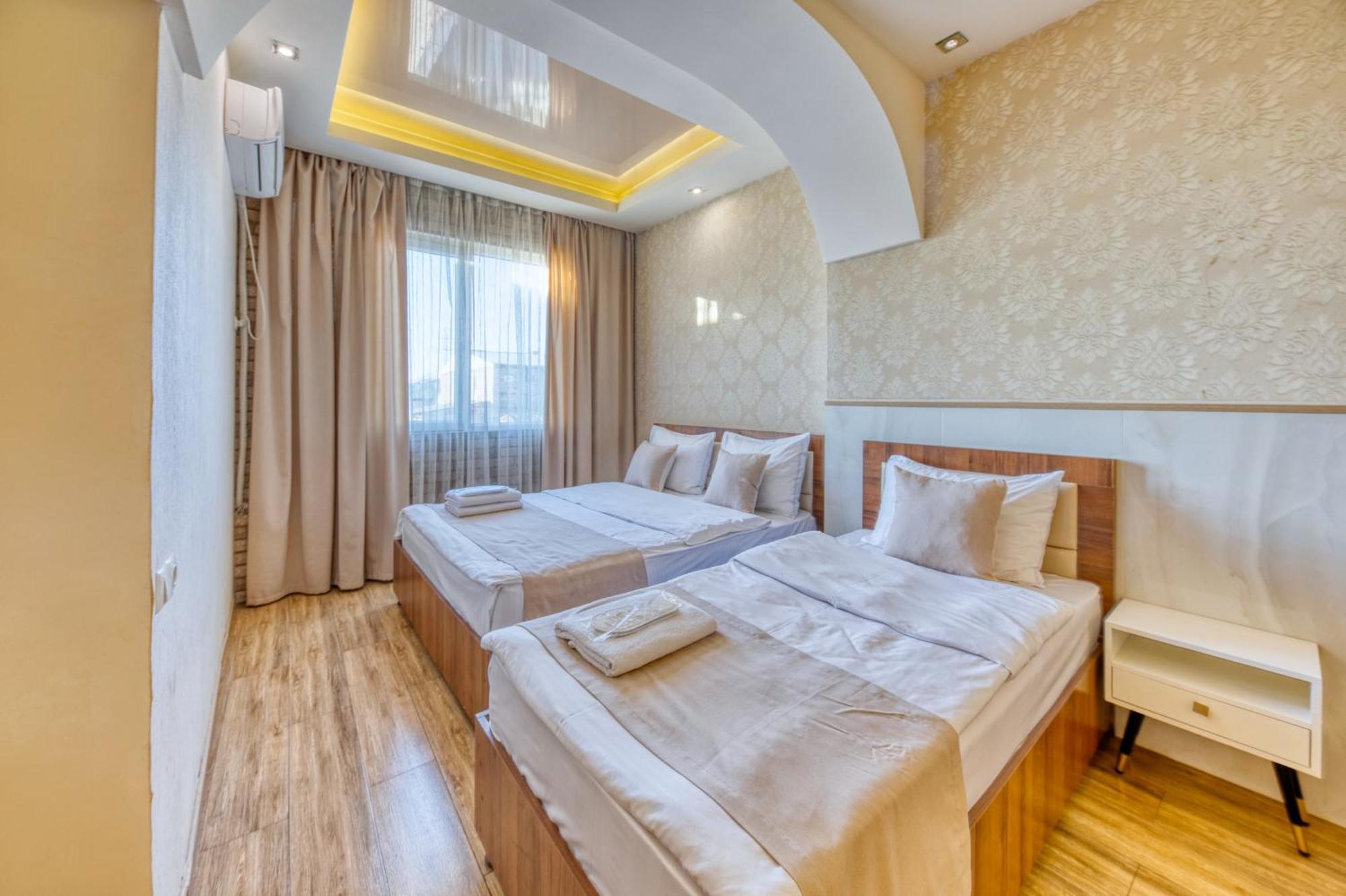 Aleppo Hotel Yerevan Exterior photo