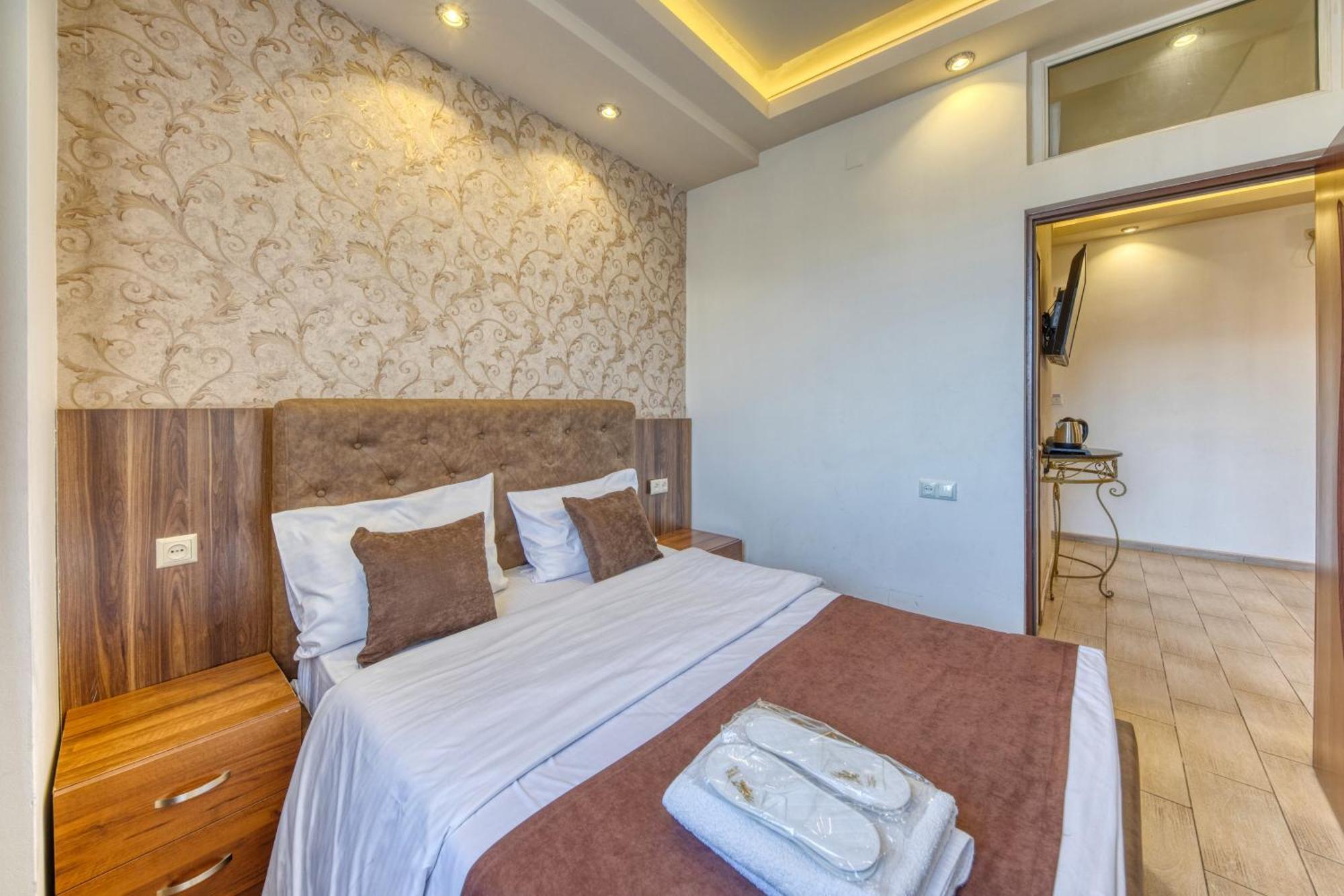 Aleppo Hotel Yerevan Exterior photo