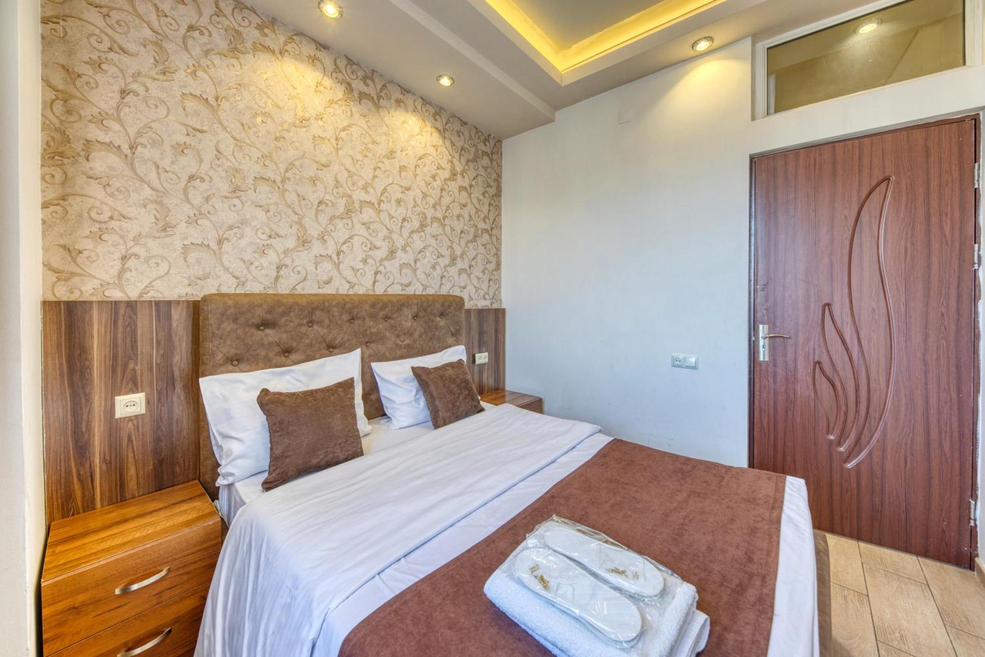 Aleppo Hotel Yerevan Exterior photo