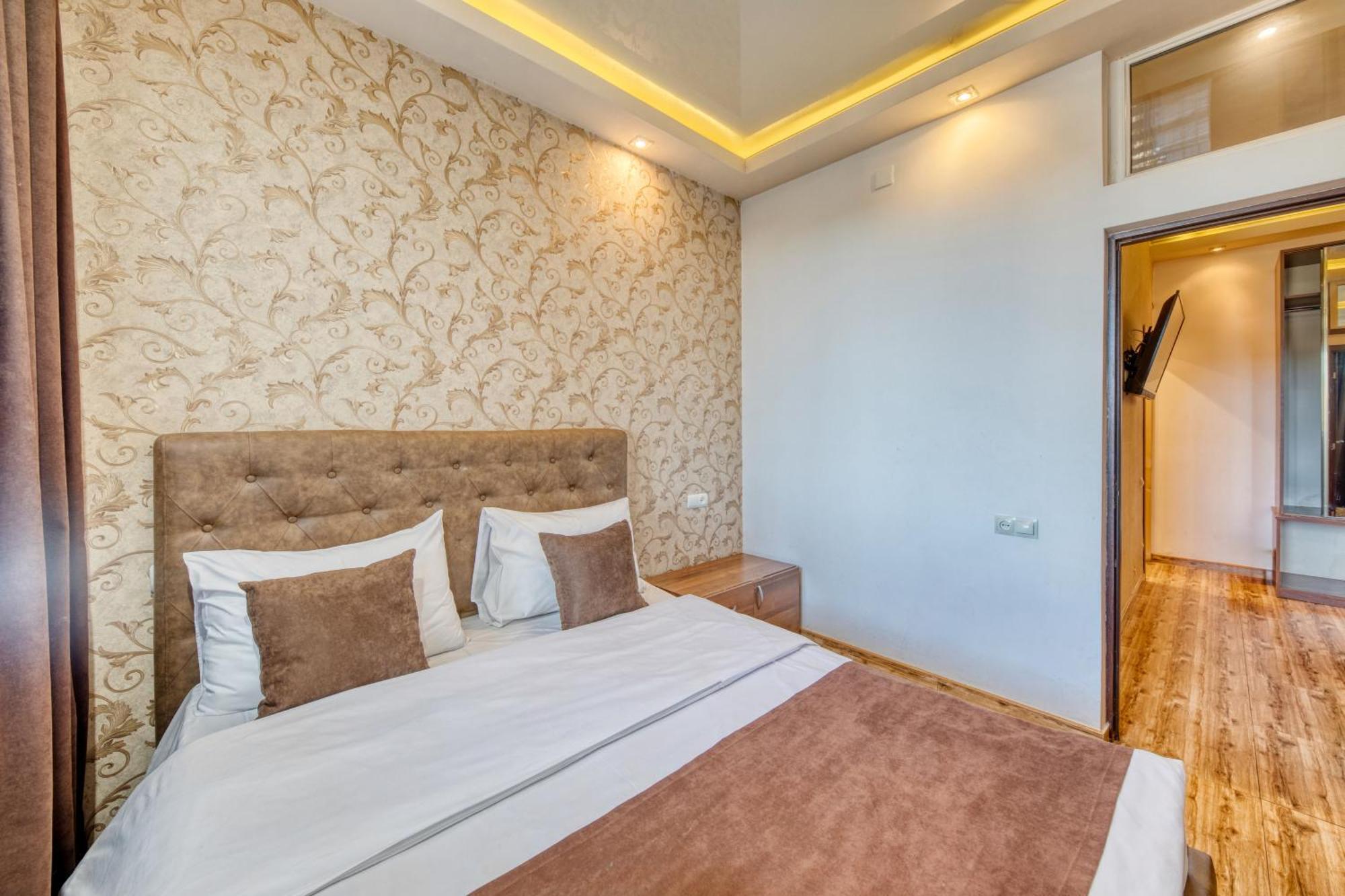 Aleppo Hotel Yerevan Exterior photo
