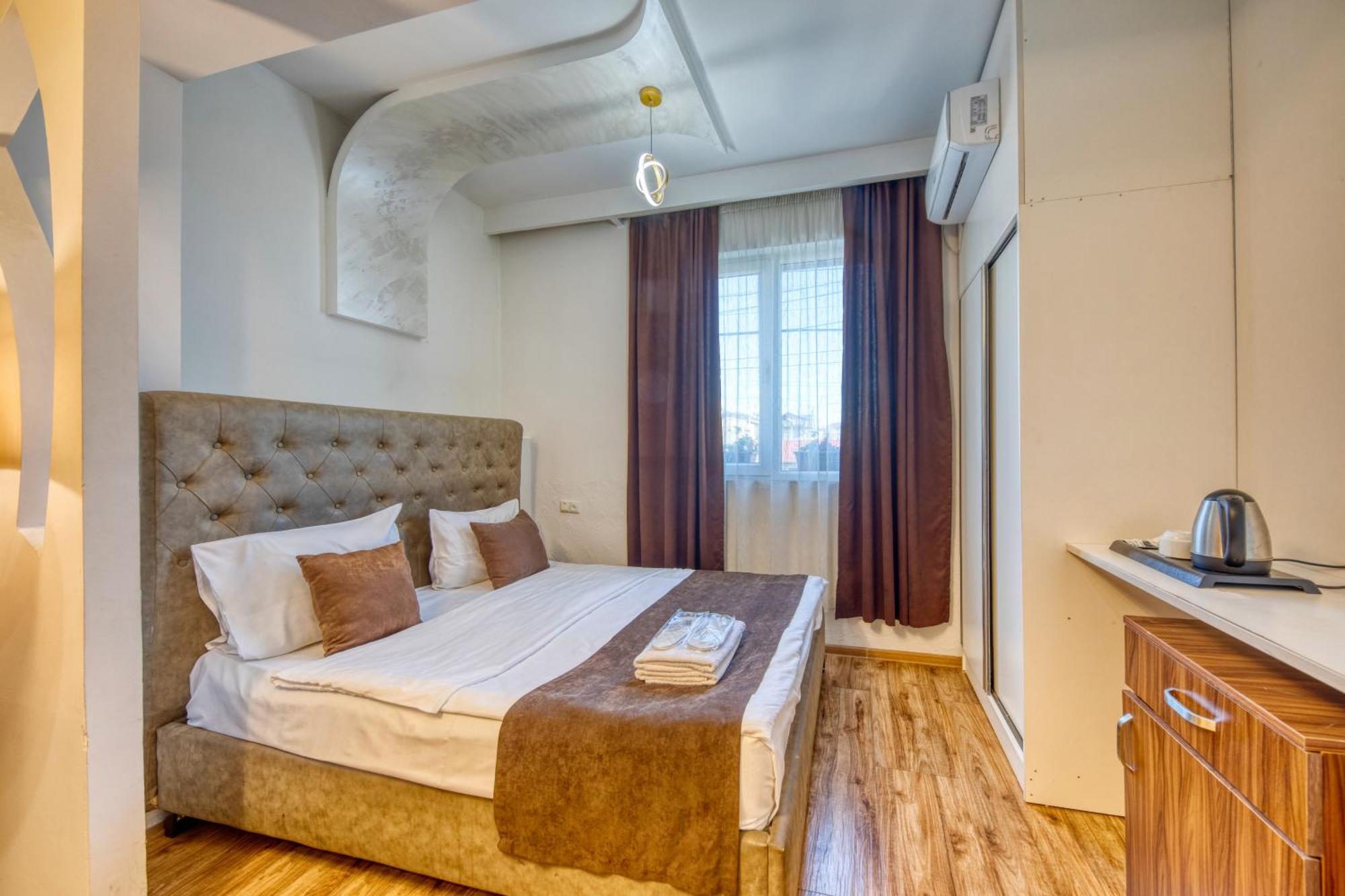 Aleppo Hotel Yerevan Exterior photo