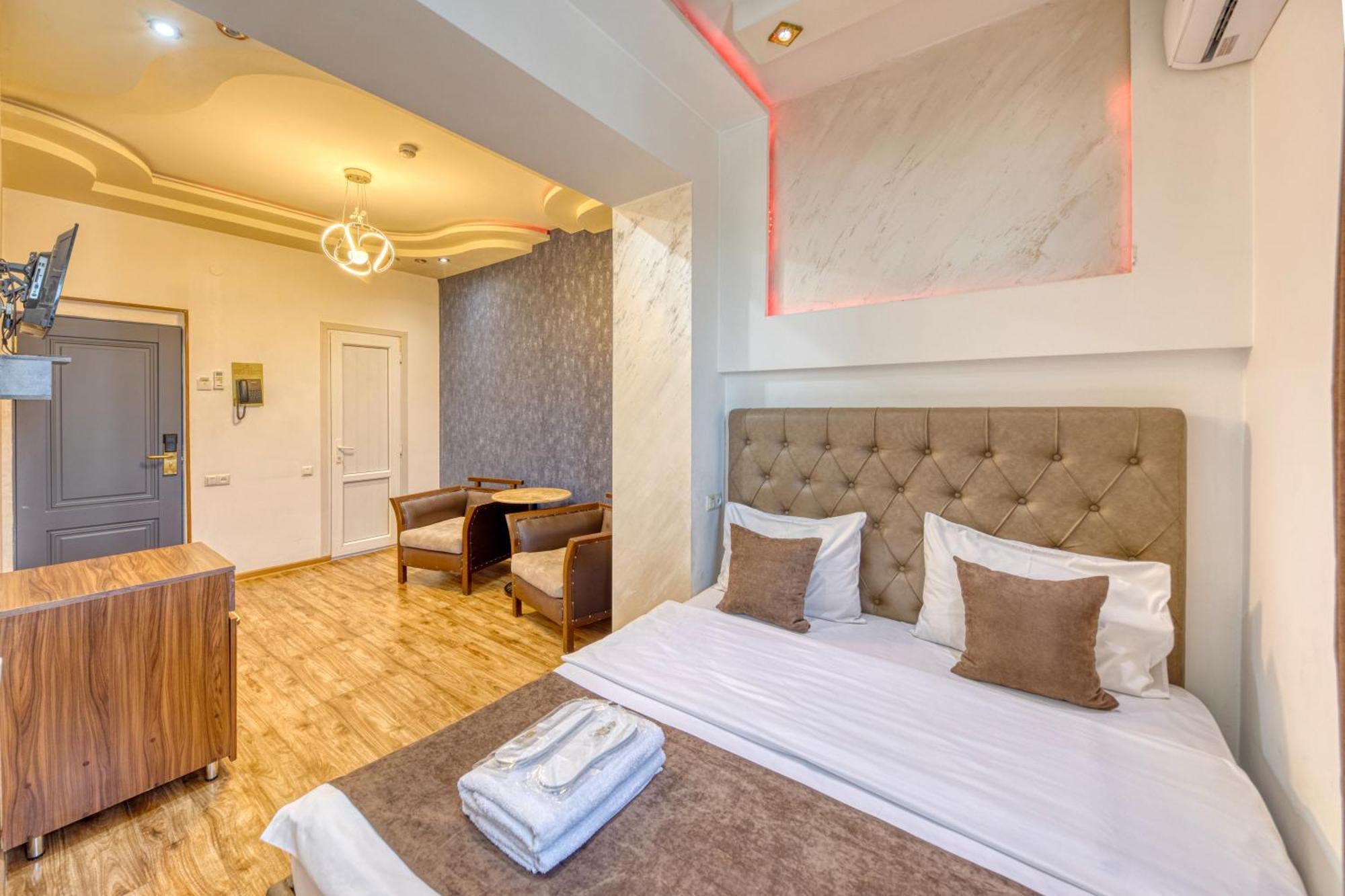 Aleppo Hotel Yerevan Exterior photo