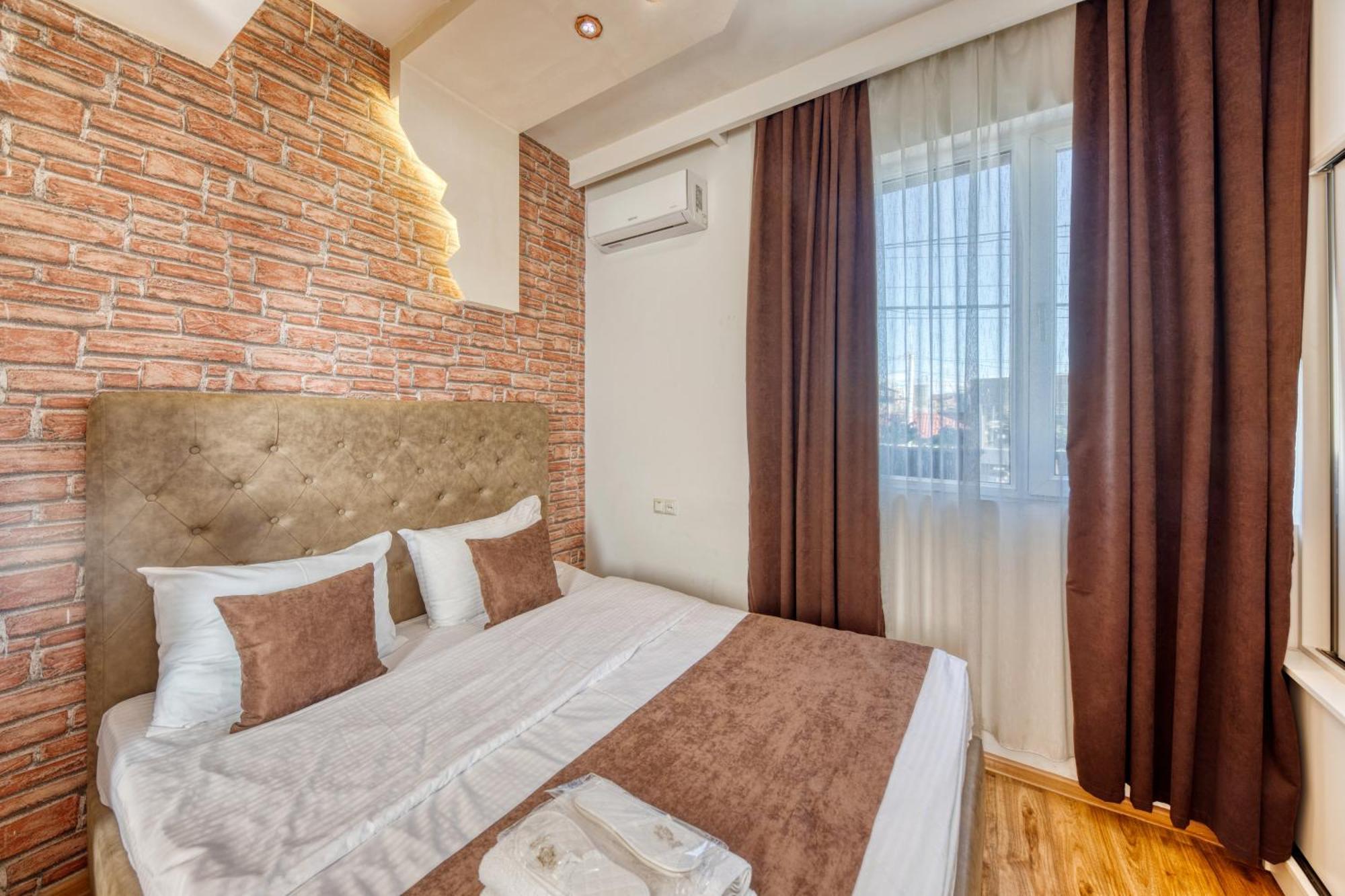 Aleppo Hotel Yerevan Exterior photo