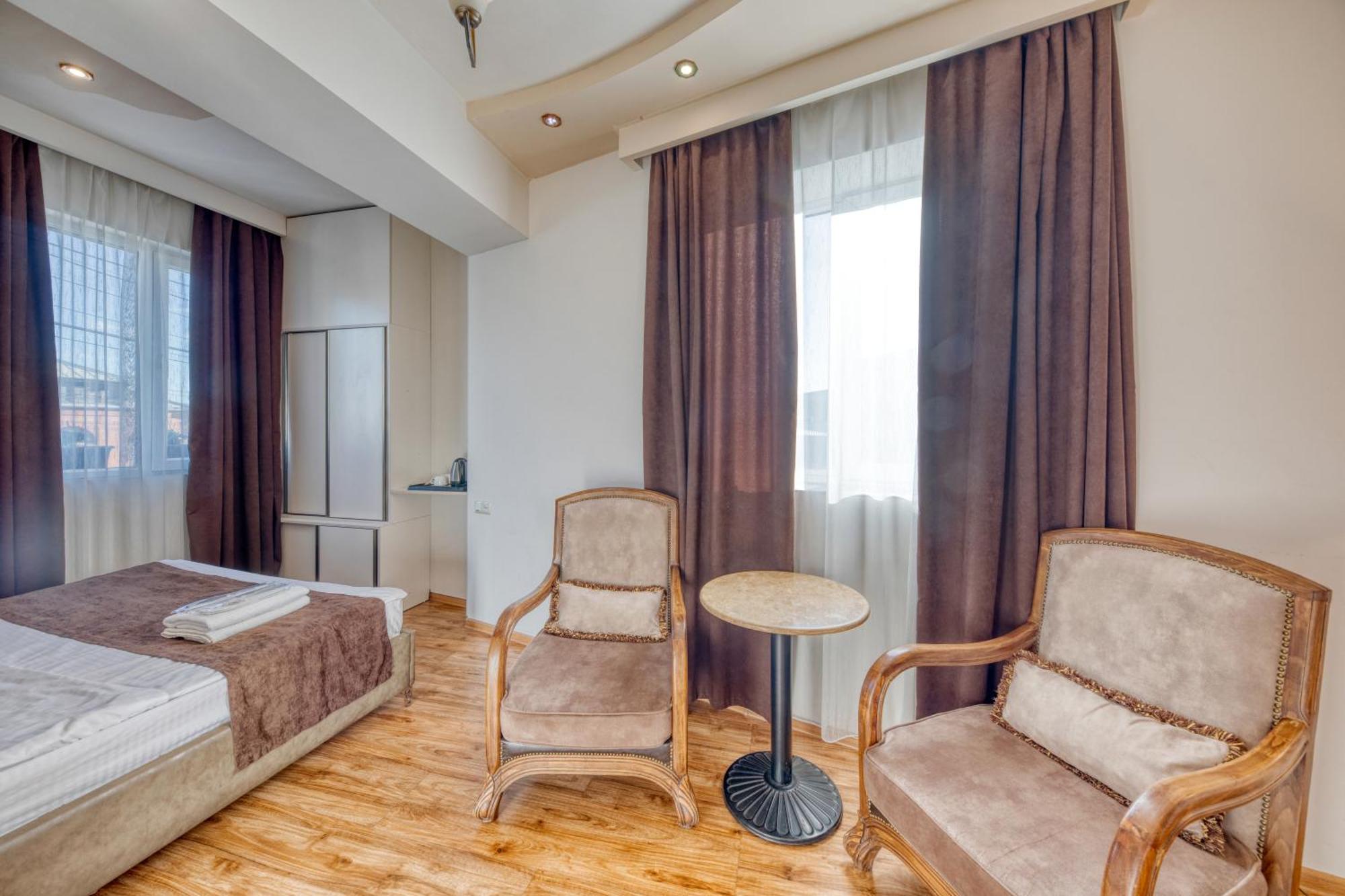 Aleppo Hotel Yerevan Exterior photo